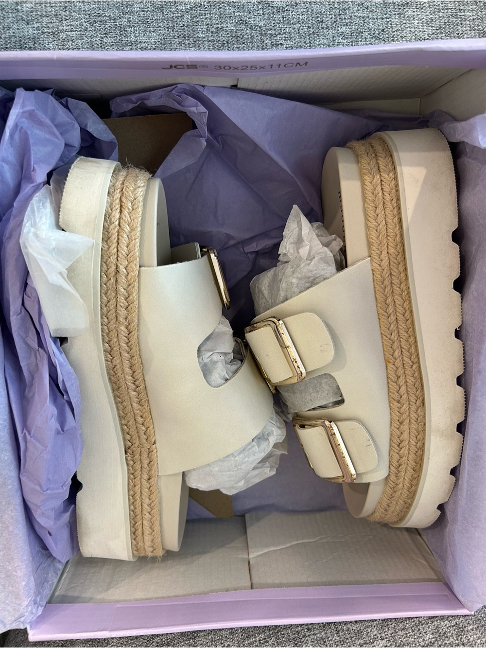 Madden Girl Mythical Buckle Platform Sandals in Bone Size 6 - Picture 4 of 6